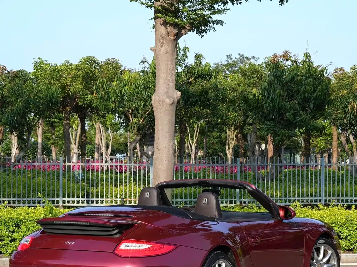 Porsche 911 2010 Carrera Cabriolet 3.6L фото 3