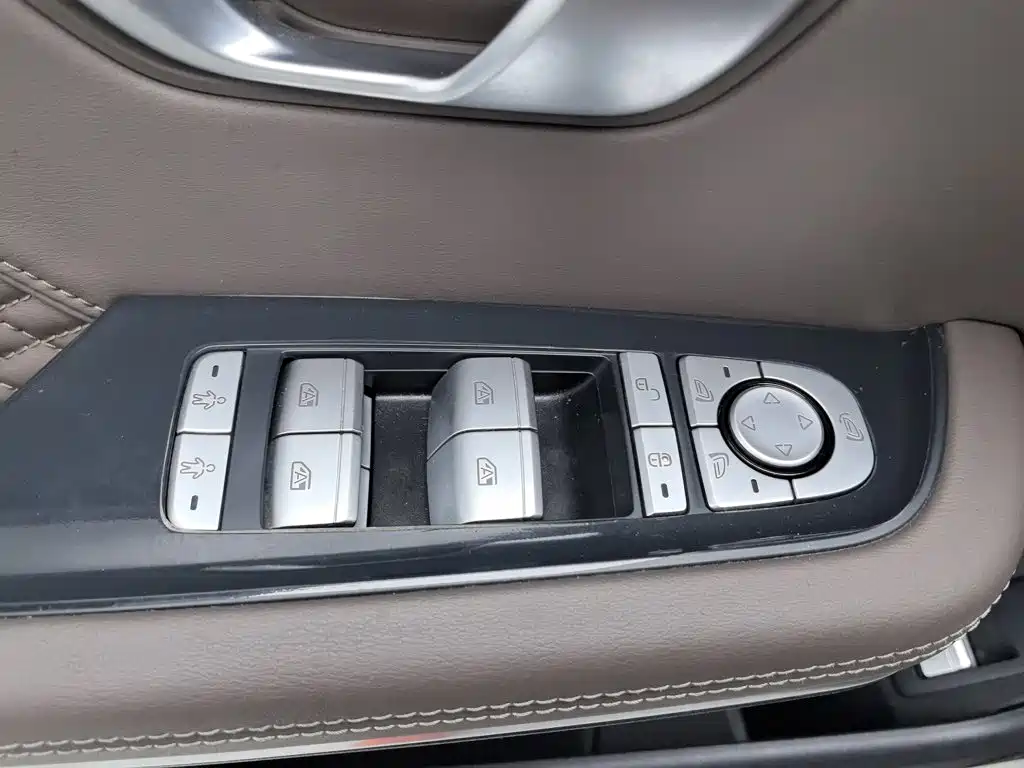 Фото 9 - BYD Han