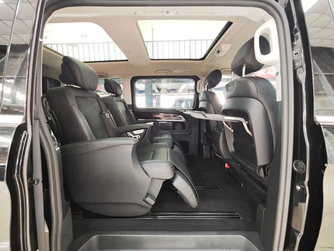 Mercedes-Benz V-Class 2018 V 260 Premium Edition China VI фото 5
