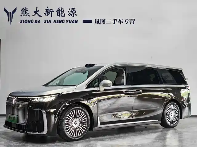 Voyah Dreamer PHEV, Полный привод, Флагман