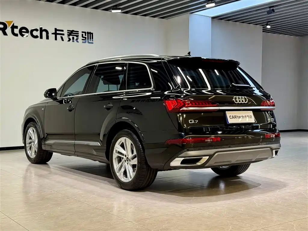 Audi Q7 2023 45 TFSI quattro S line Sport фото 6