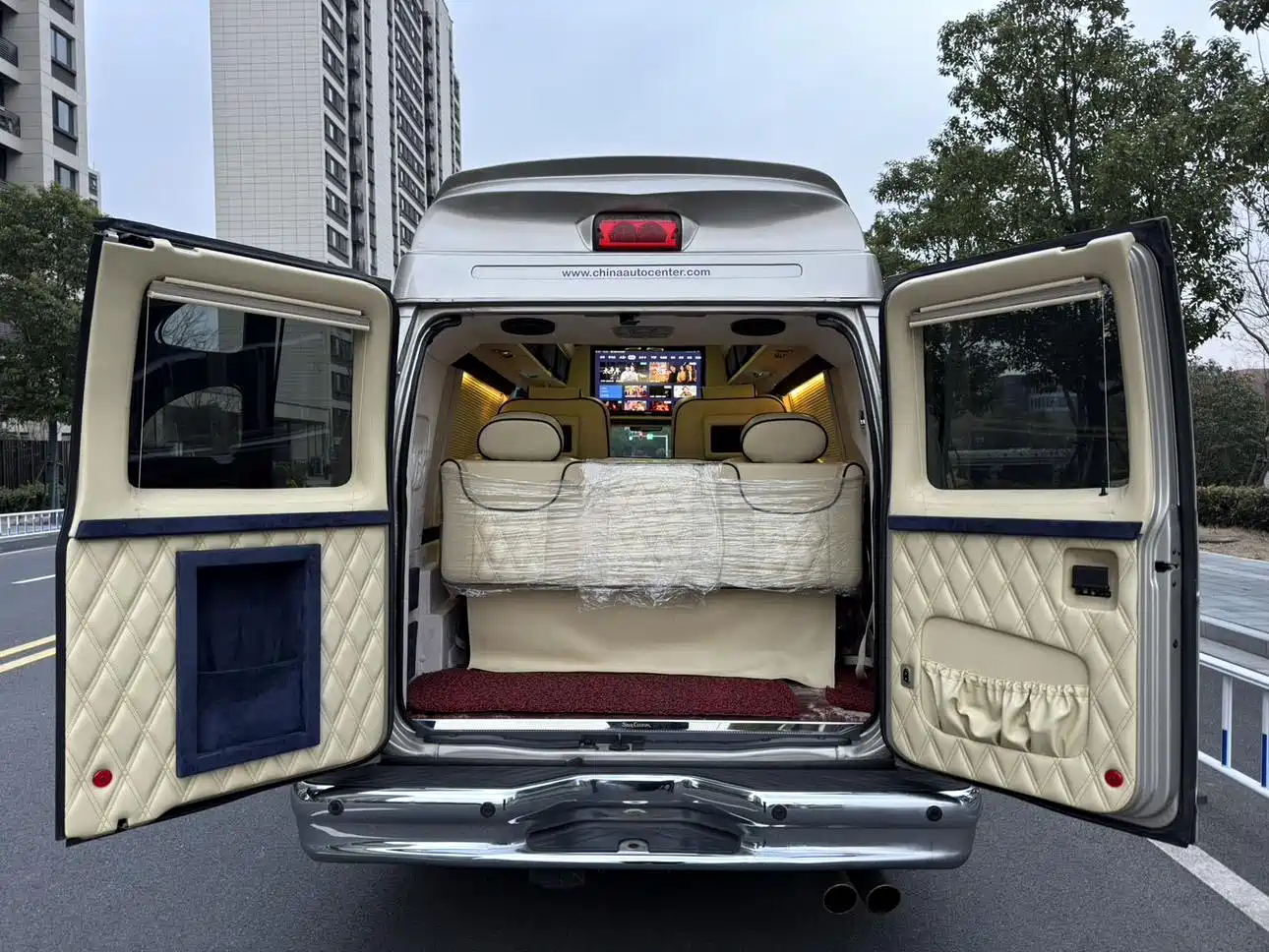 Ford E350 2012 2011 5.4L Standard Yacht Edition