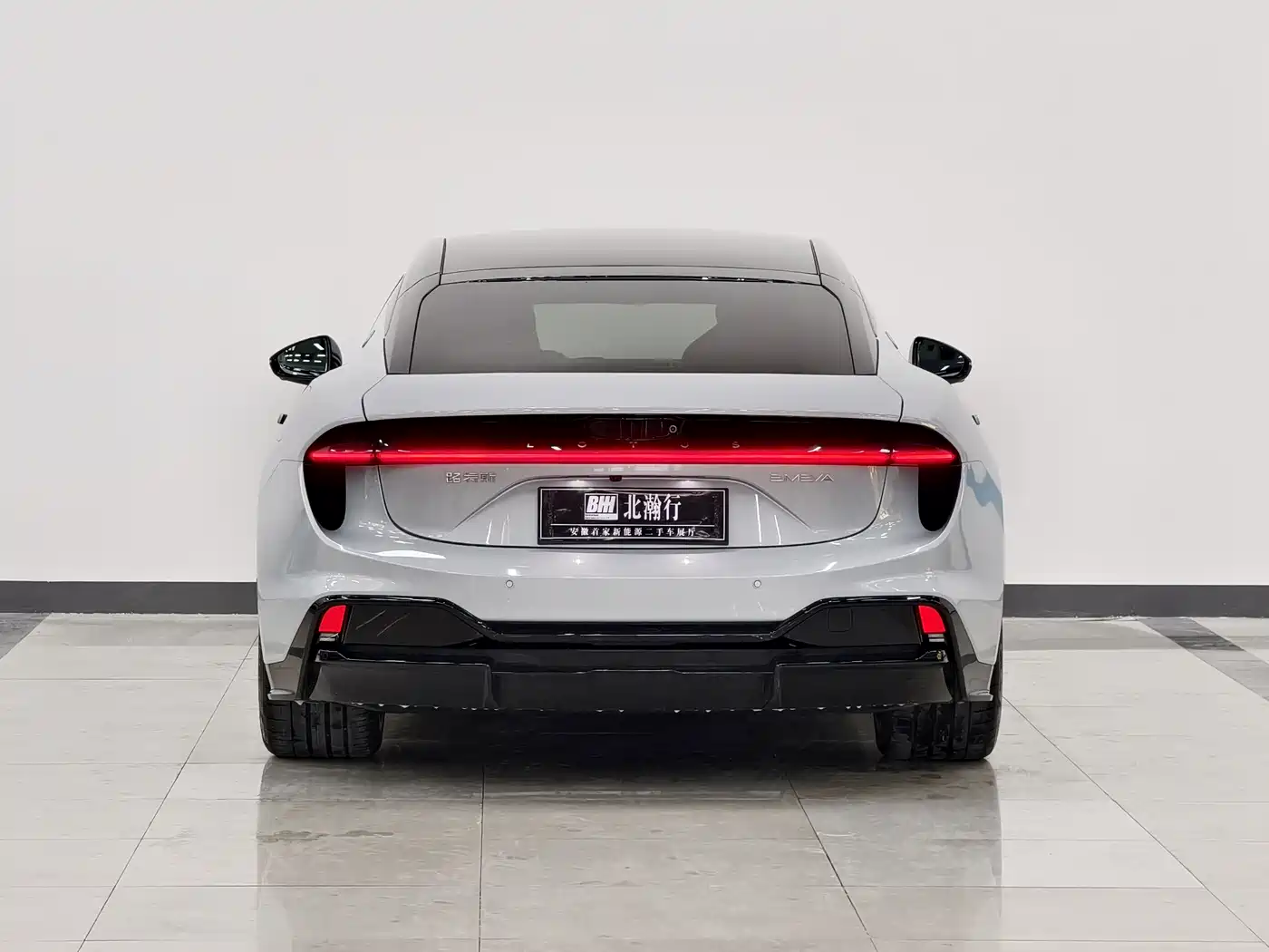 Lotus Cars EMEYA Blossom 2025 Lotus Launch Limited Edition фото 5