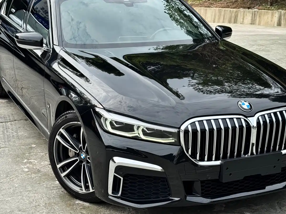 Photo 6 - BMW 7 Series