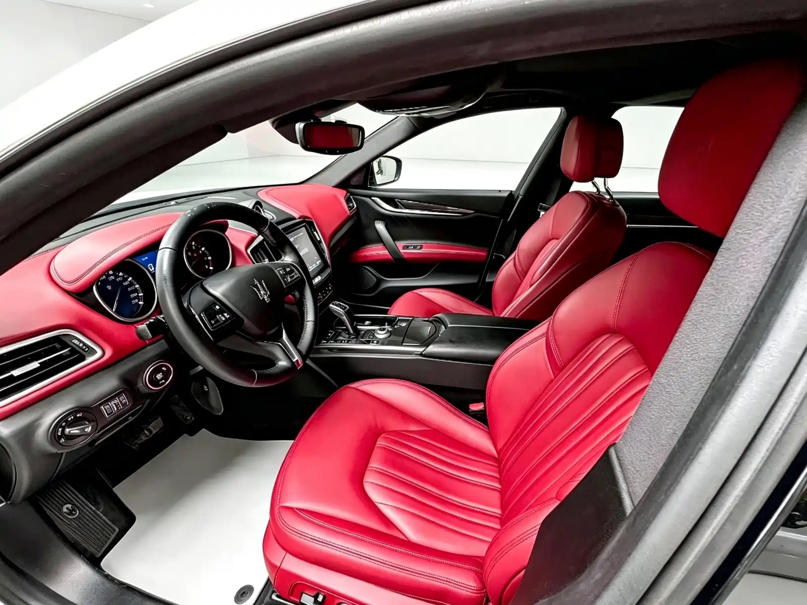 Photo 4 - Maserati Ghibli