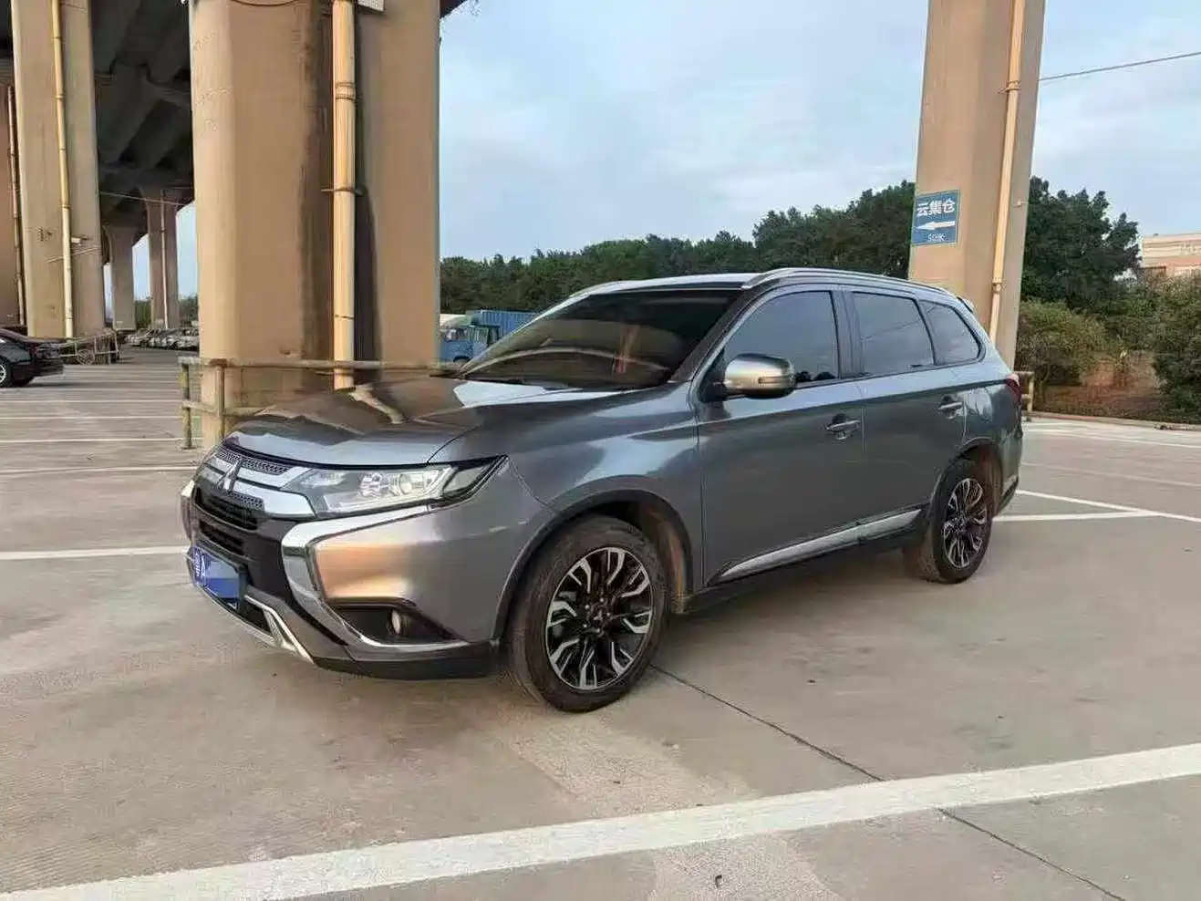 Фото 1 - Mitsubishi Outlander
