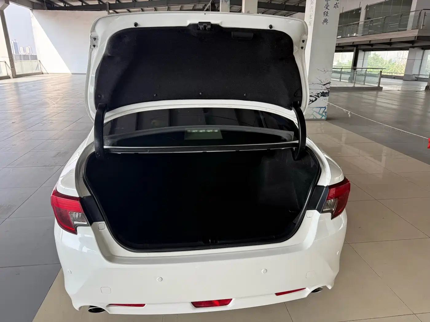 Toyota Reiz 2013 2.5V Premium Edition фото 17