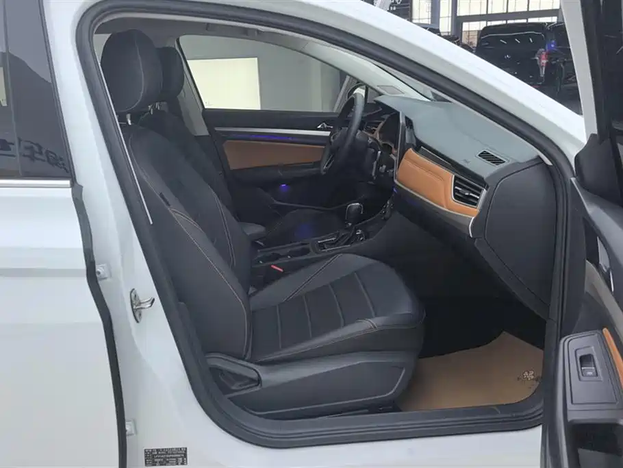 Volkswagen Bora 2023 200TSI DSG Yuexing Edition фото 8