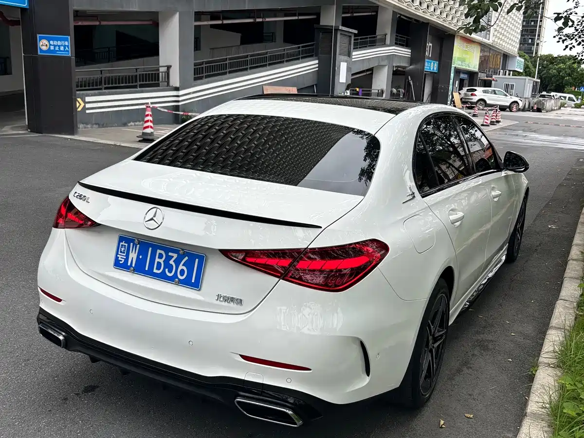 Photo 8 - Mercedes-Benz C-Class