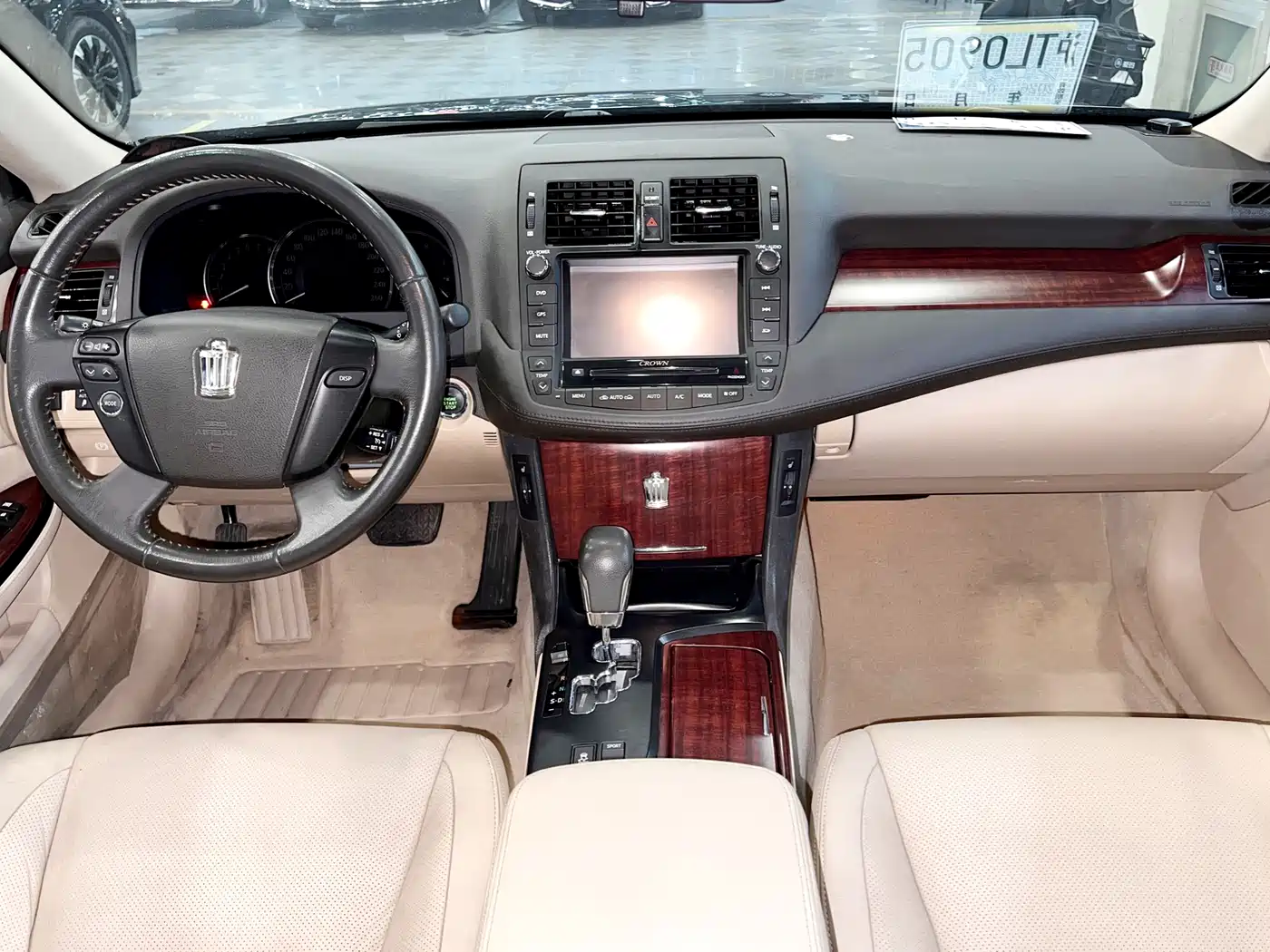 Toyota Crown 2010 2.5L Royal Leather Sunroof Navigation фото 5