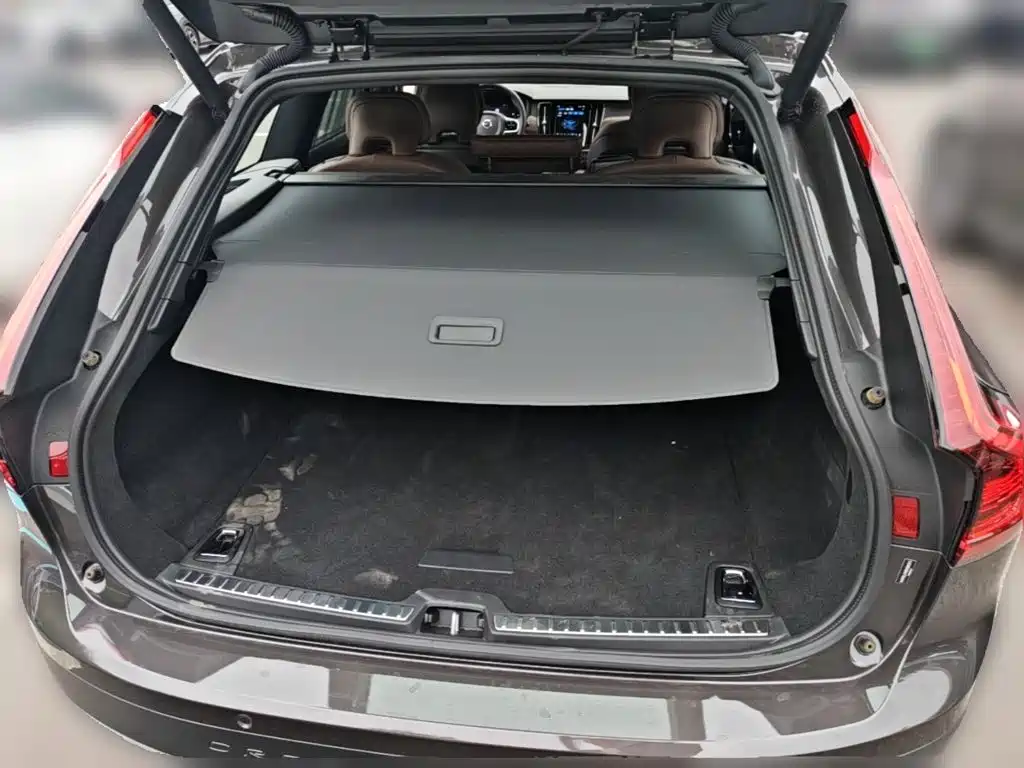 Photo 24 - Volvo V90