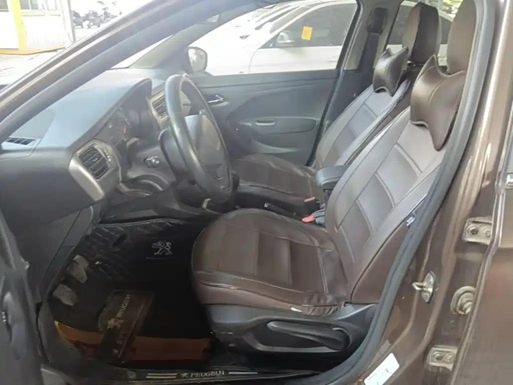Photo 15 - Peugeot 301
