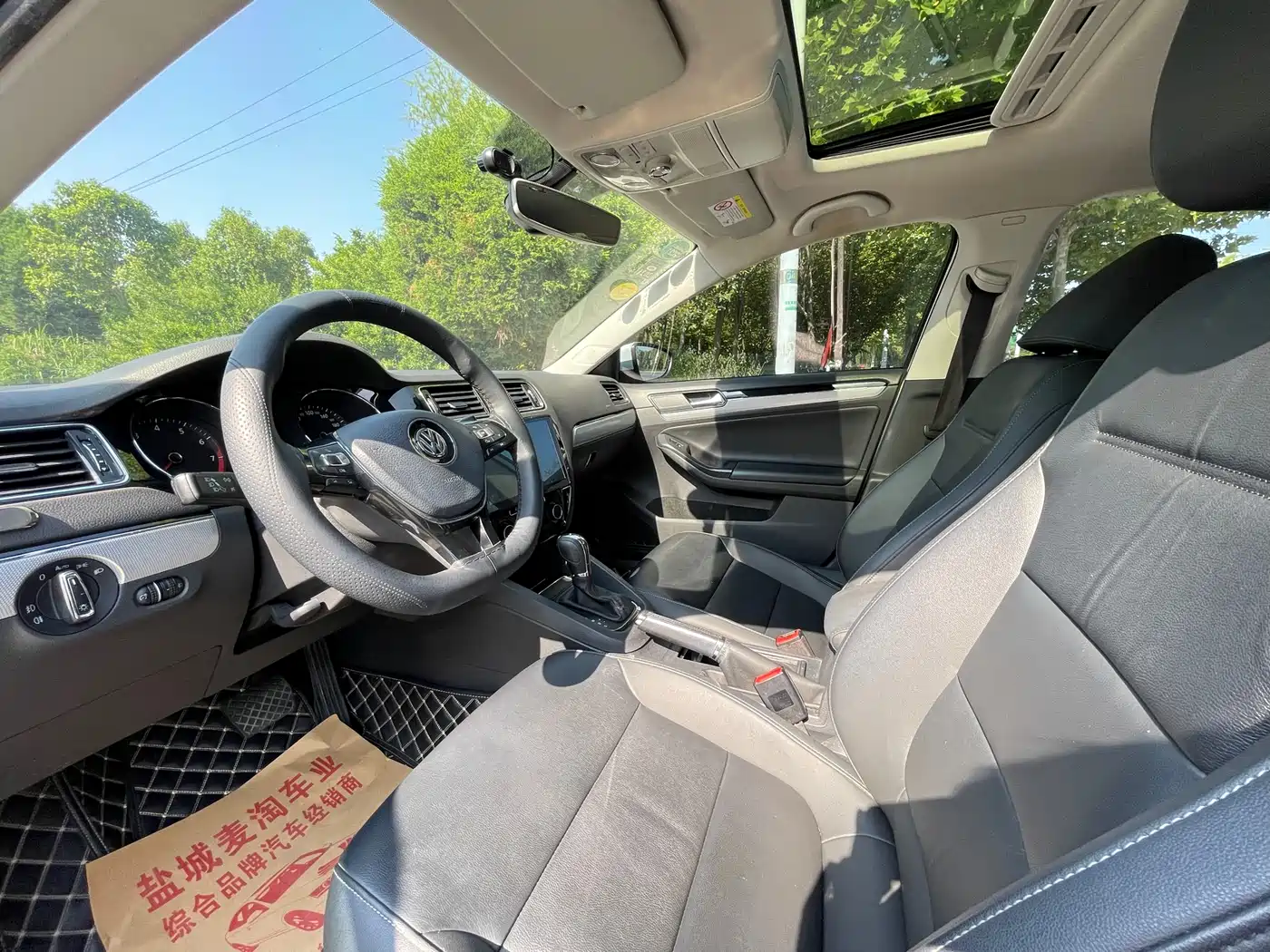Volkswagen Sagitar 2018 1.6L Automatic Comfort фото 8