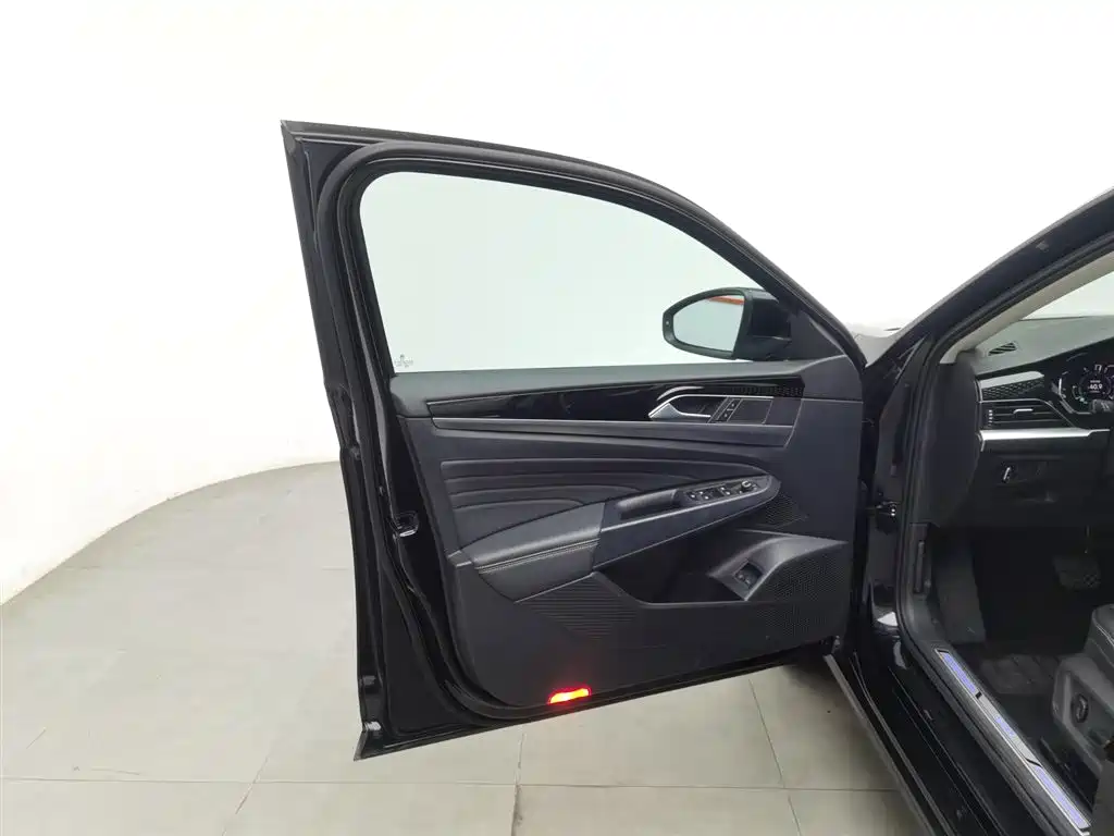 VOLKSWAGEN PASSAT NEW ENERGY