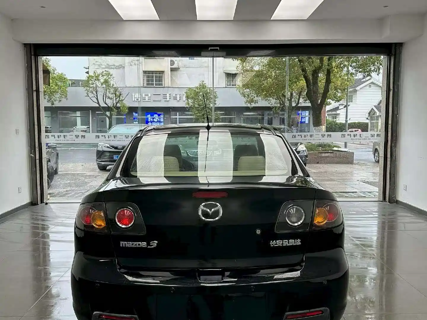Фото 8 - Mazda 3
