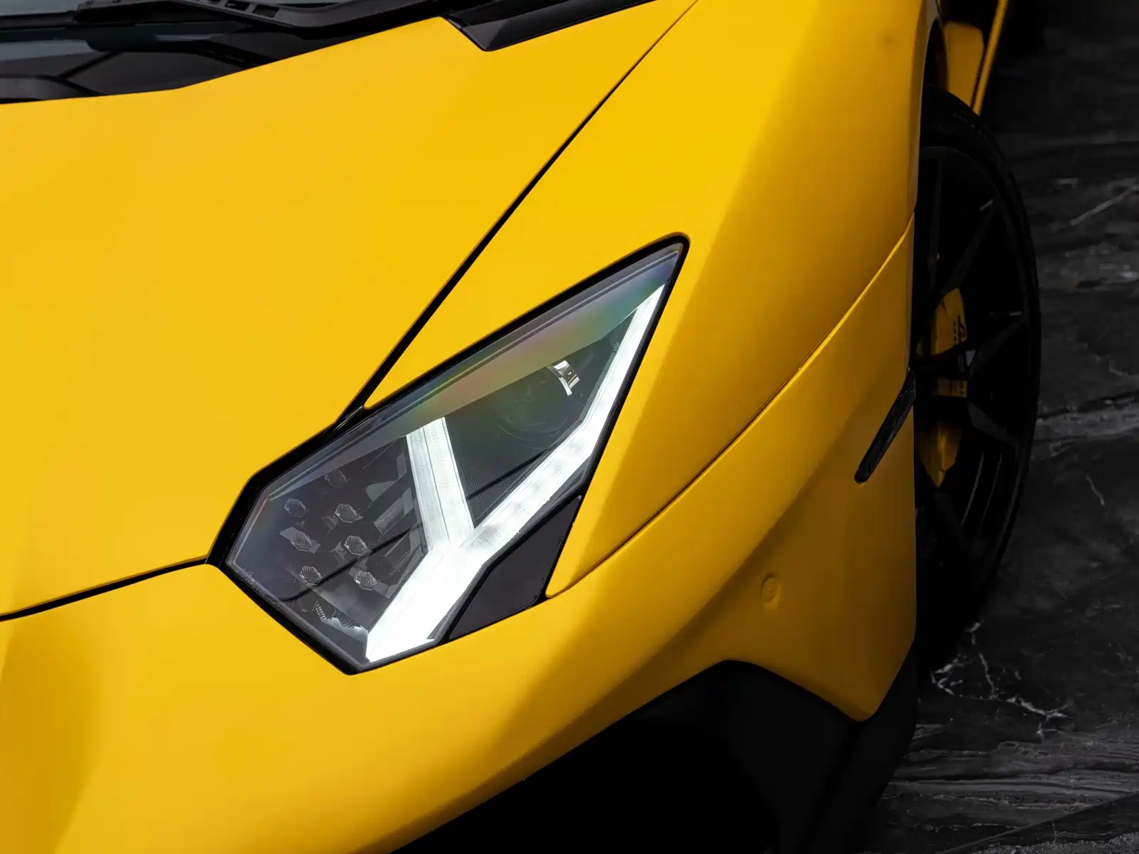 Photo 2 - Lamborghini Aventador