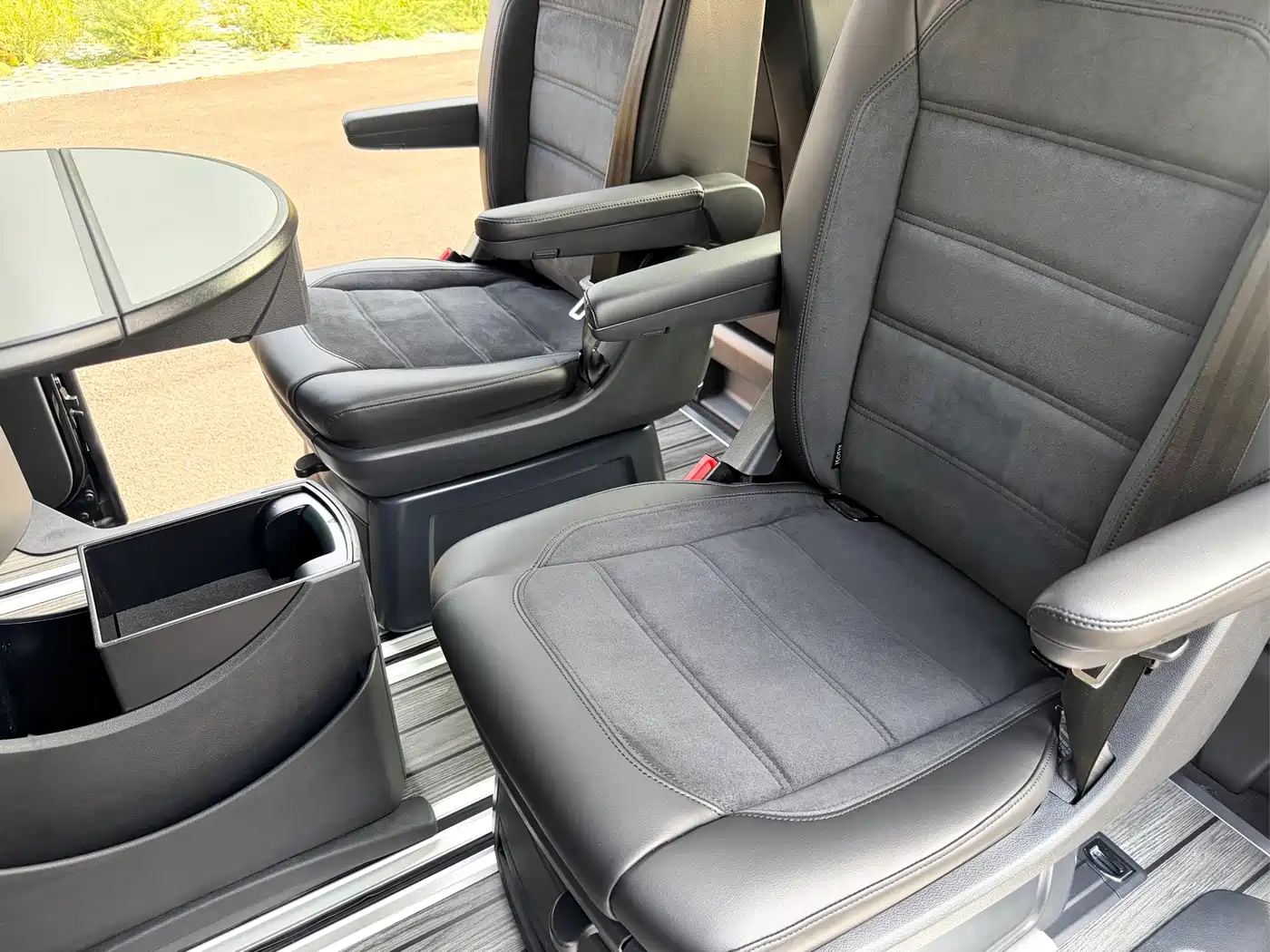 Volkswagen Multivan 2019 2018 2.0TSI 4WD Explorer Edition 7-Seater