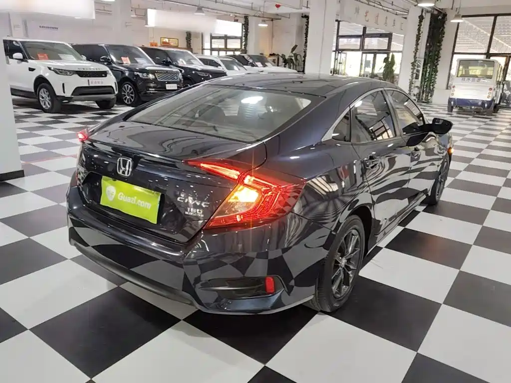 Фото 7 - Honda Civic