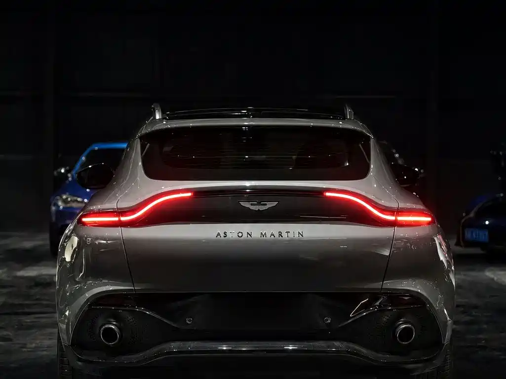 Aston Martin DBX 2022 2022 4.0T V8