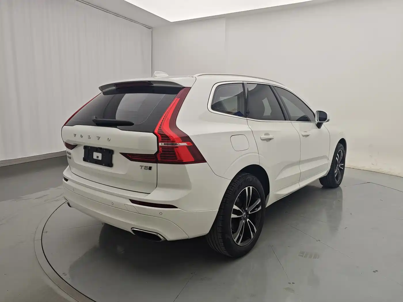 Фото 6 - Volvo XC60