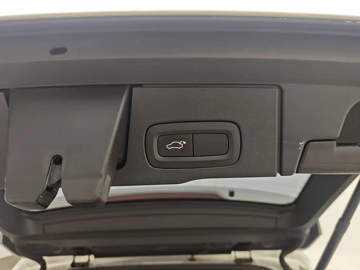 Фото 31 - Volvo XC60