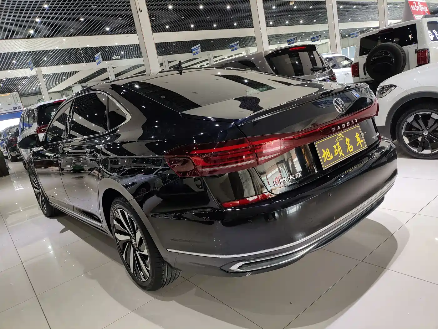 Volkswagen Passat 2022 330TSI Elite Edition фото 6