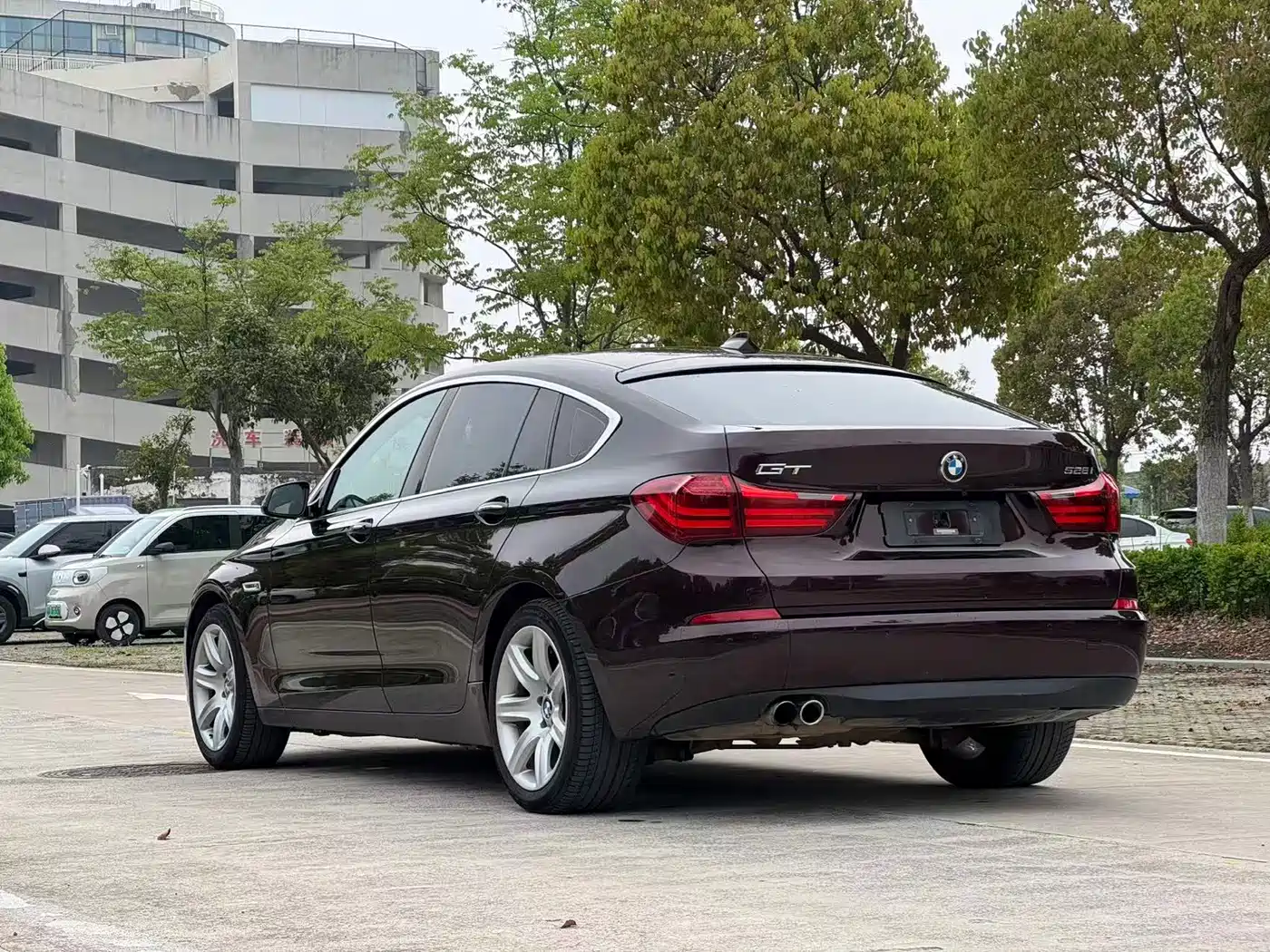 BMW 5 Series GT 2015 528i Luxury фото 7