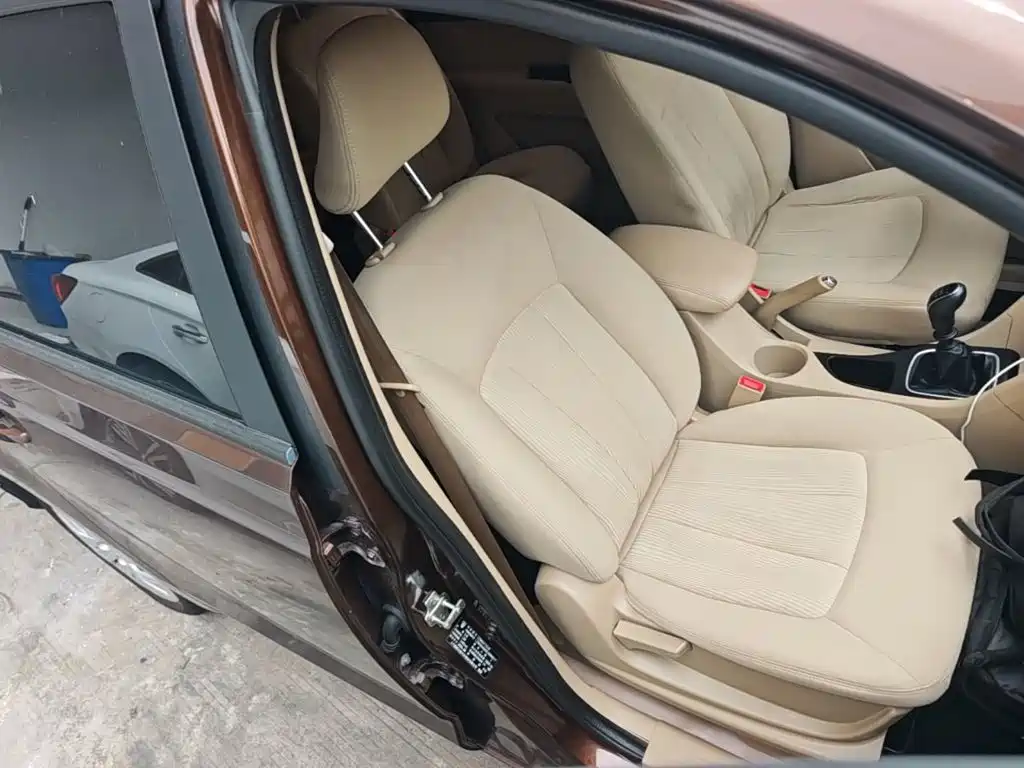 Baojun 730 2021 2019 1.5L Manual Value Edition 7-Seater China VI