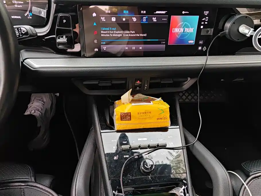 Photo 13 - Porsche Cayenne