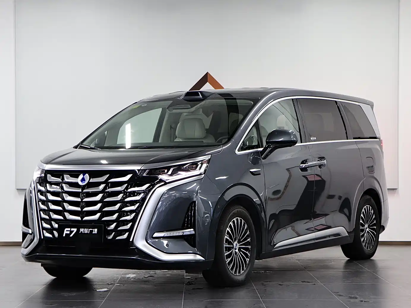 Denza D9 2025 DM-i Smart Drive Edition 1020 AWD Luxury