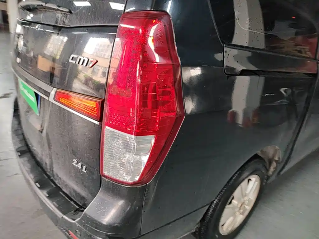 Dongfeng Fengxing Fengxing CM7 2015 2014 2.4L Manual Business Edition