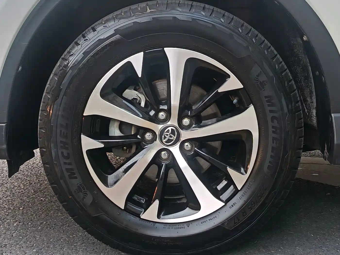 Toyota RAV4 Rongfang 2016 2.0L CVT 2WD Urban (China V) фото 20
