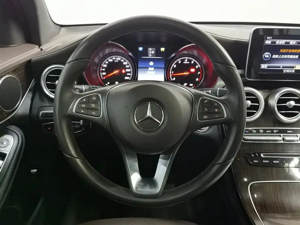 MERCEDES-BENZ GLC