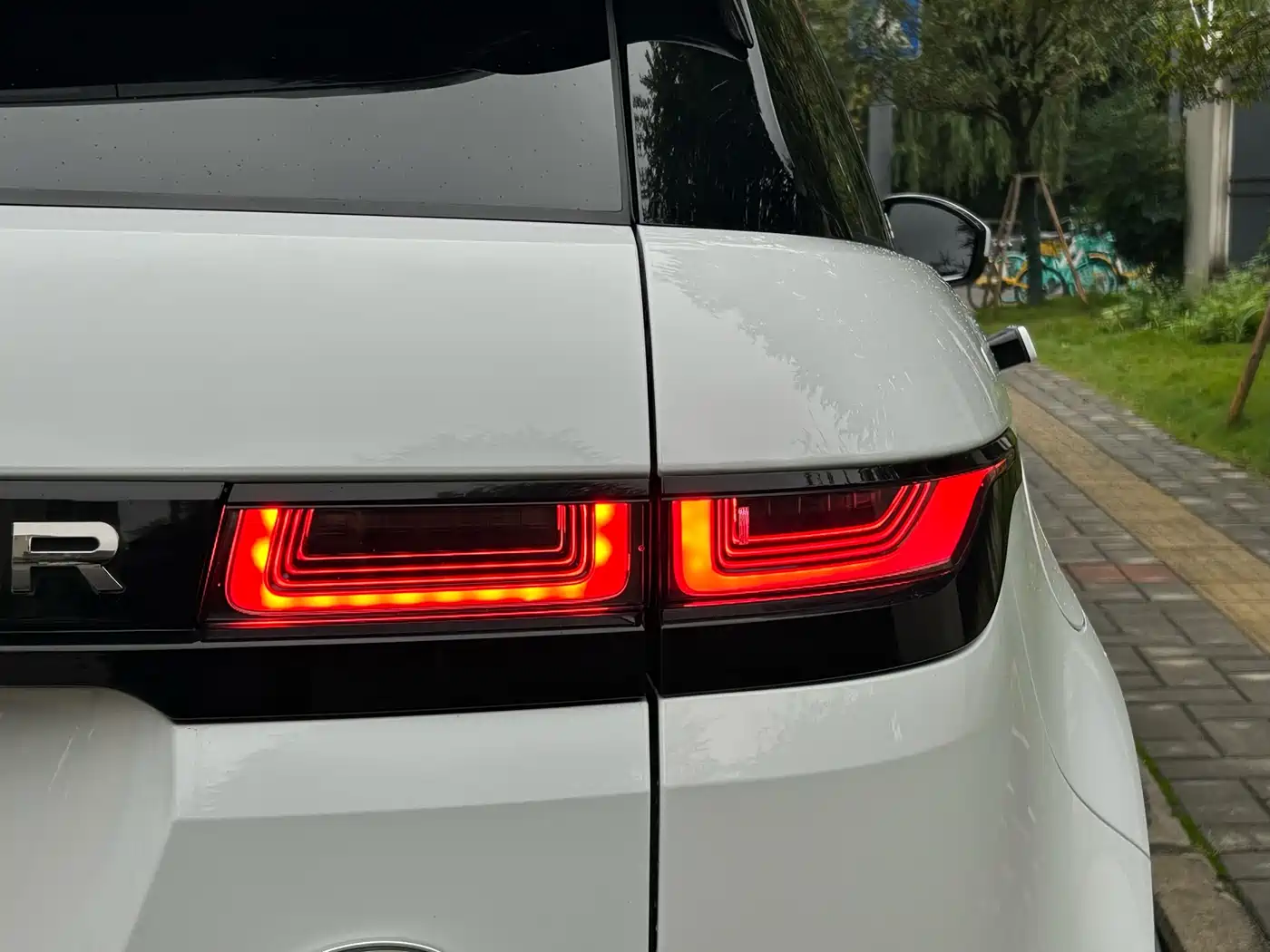 Land Rover Range Rover Evoque 2022 Range Rover Evoque L 249PS R-Dynamic Luxury Edition фото 6