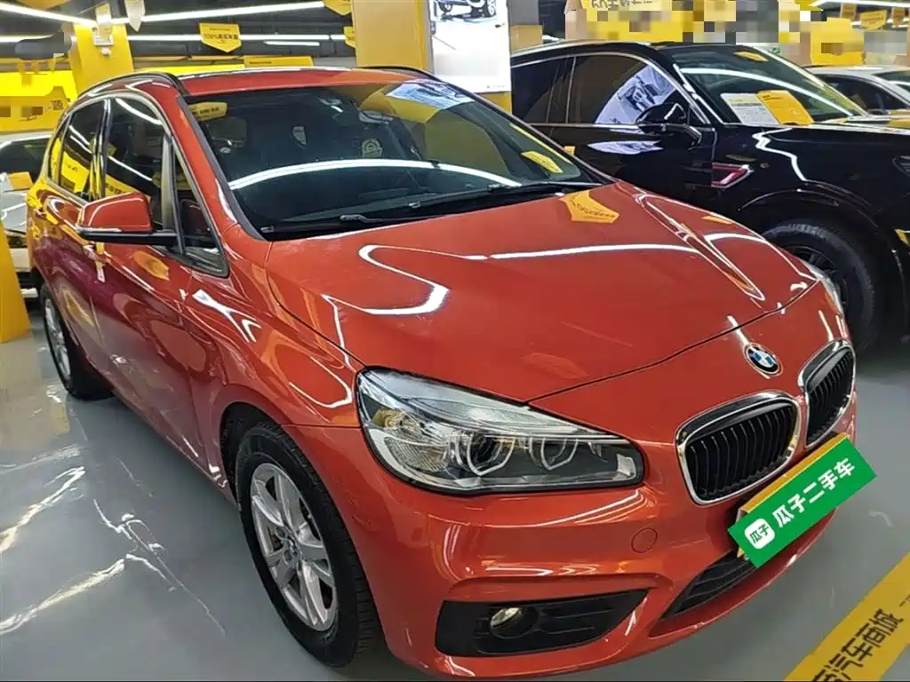 BMW 2 Series Touring 2016 218i Leading фото 4