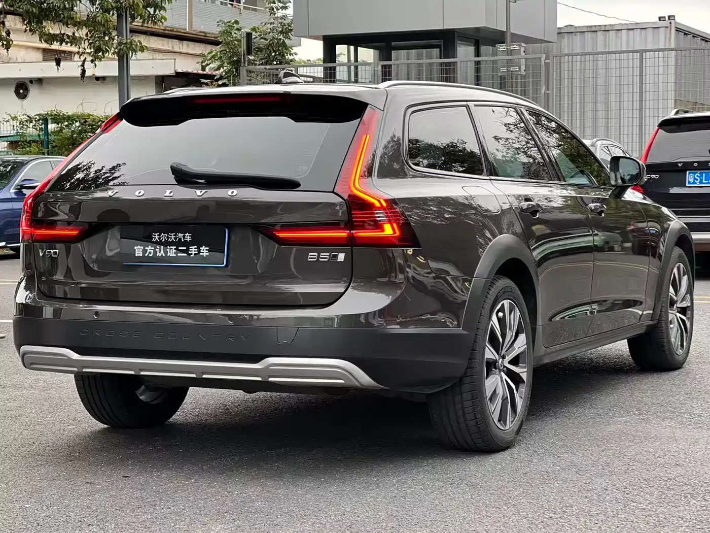 VOLVO V90