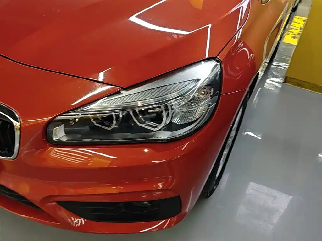 BMW 2 Series Touring 2016 218i Leading фото 24