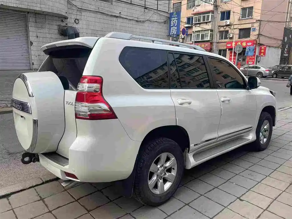 Toyota Prado (Import) 2014 2.7L Automatic Luxury фото 4