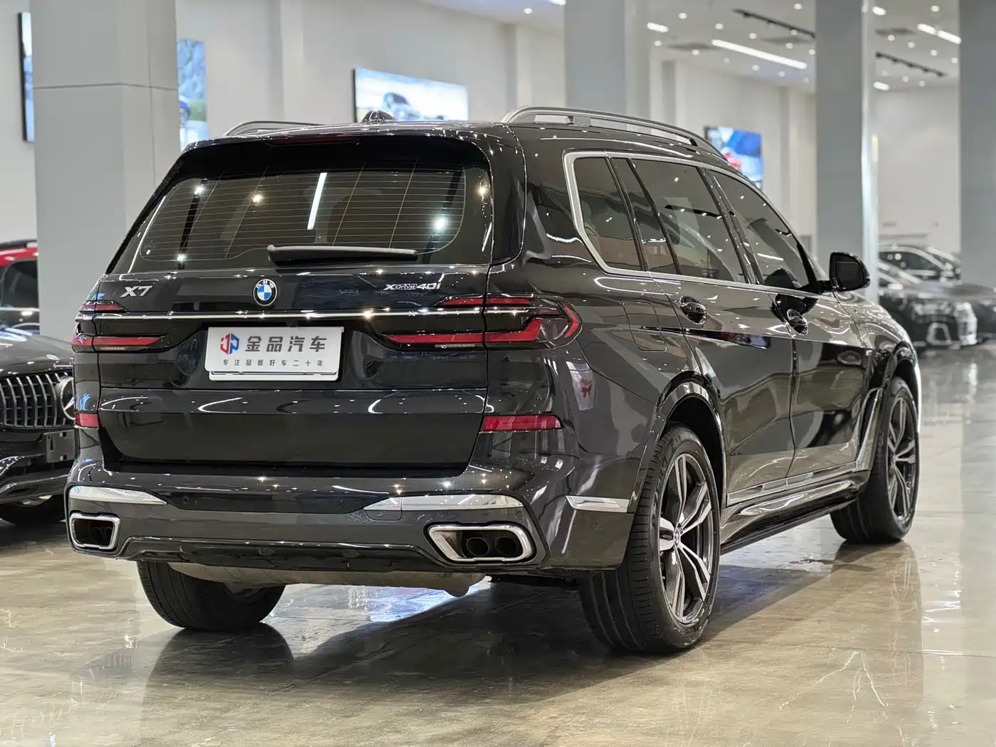 BMW X7 2023 xDrive40i Exclusive M Sport Package фото 4