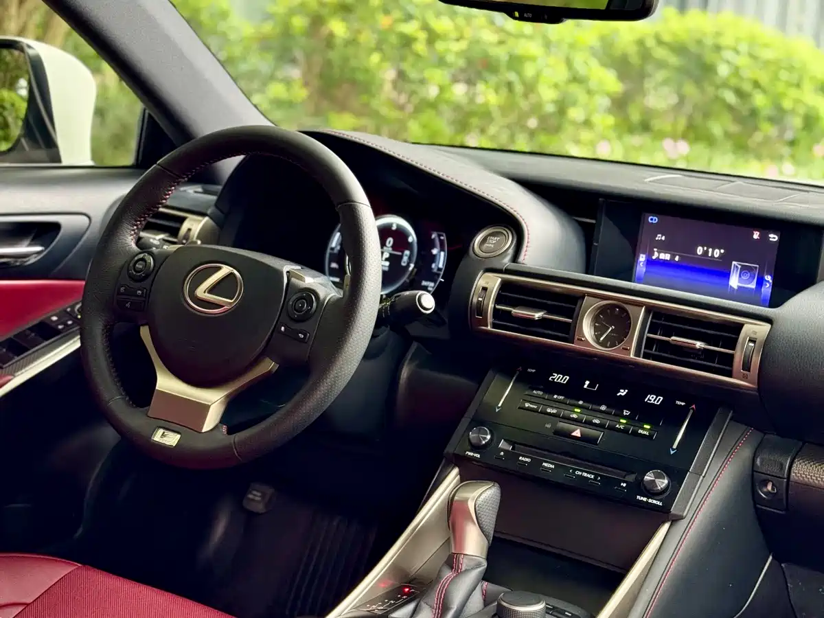 Lexus IS 2013 250 F SPORT фото 8