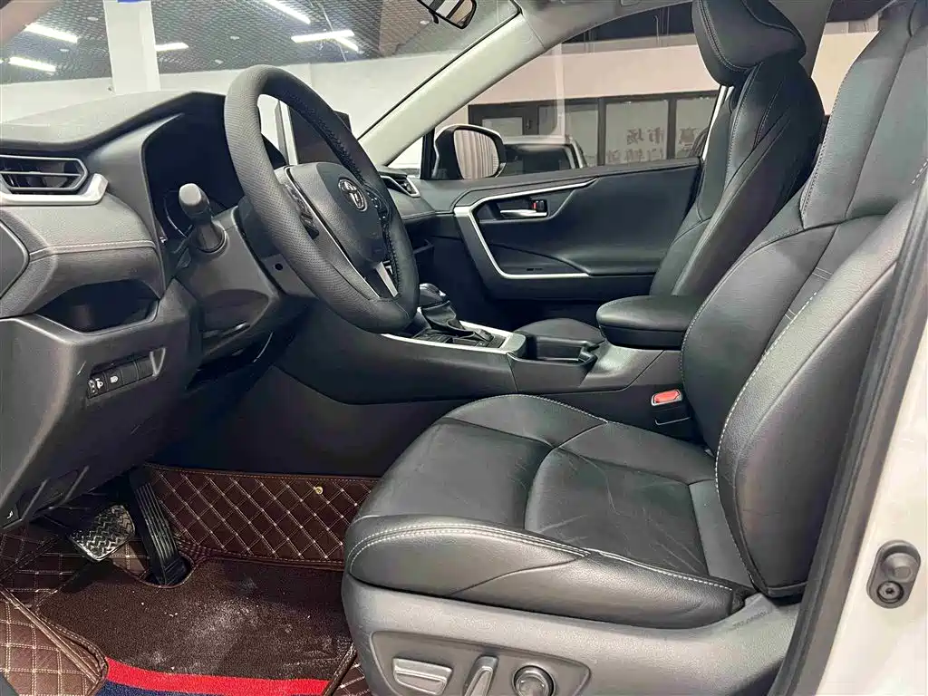 Toyota Wildlander 2023 2.0L CVT FWD Urban фото 8