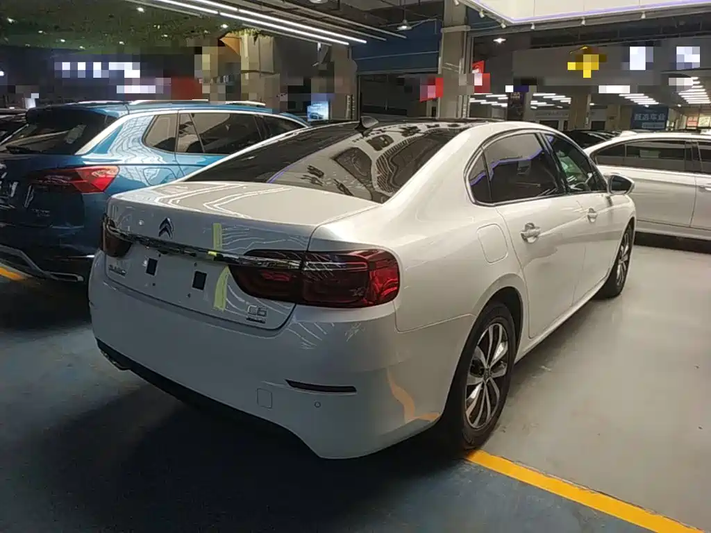 Photo 7 - Citroën C6