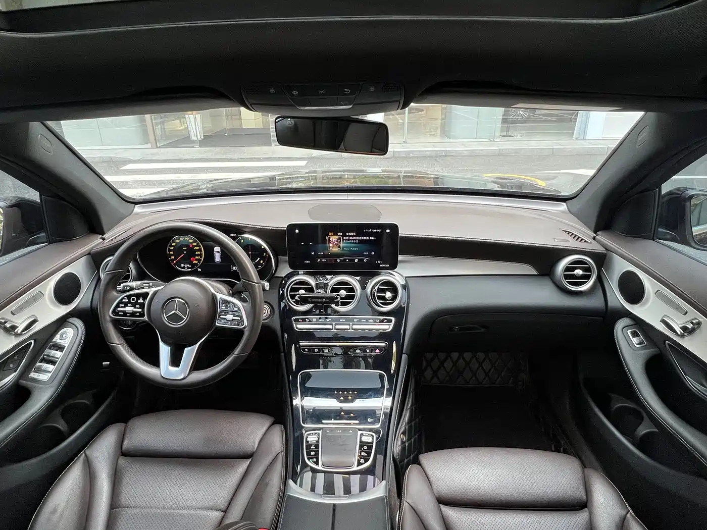 Mercedes-Benz GLC 2021 GLC 260 L 4MATIC Sporty фото 6