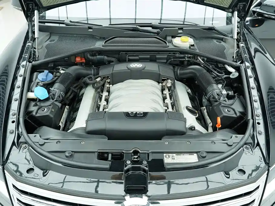 Volkswagen Phaeton 2011 4.2L V8 4-seat Extended Individual Edition фото 35