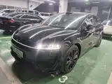 Photo 1 - Zhijie Luxeed R7