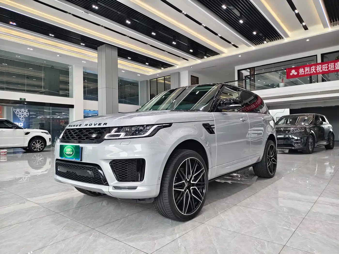 Land Rover Range Rover Sport 2022 3.0 L6 Gloss Black Edition