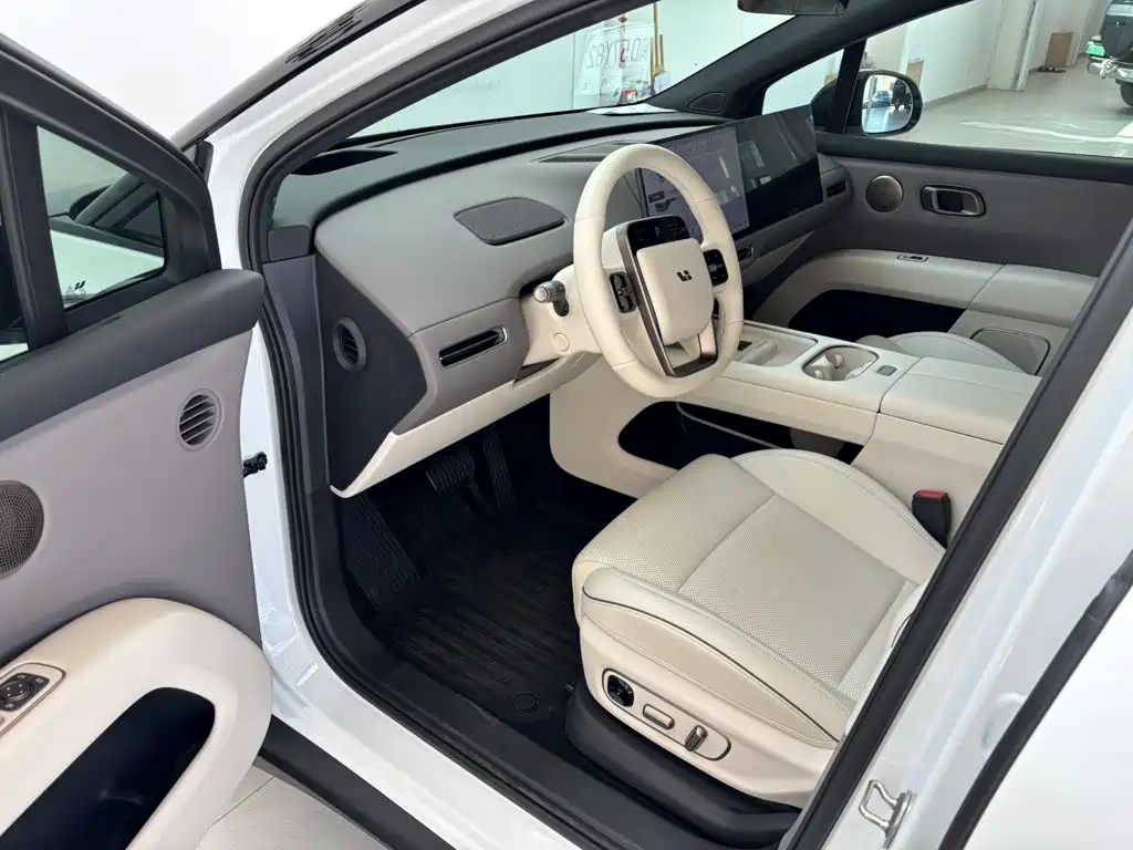Li Auto i6 2026 2025 4WD Base Model