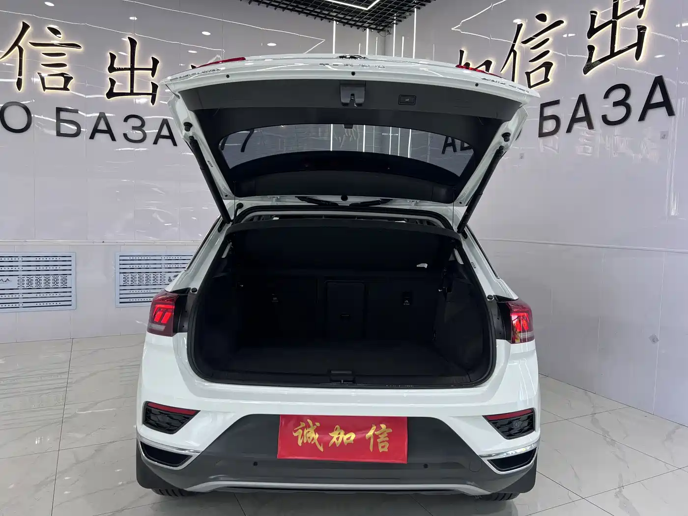 Volkswagen T-Roc, миниатюра 17
