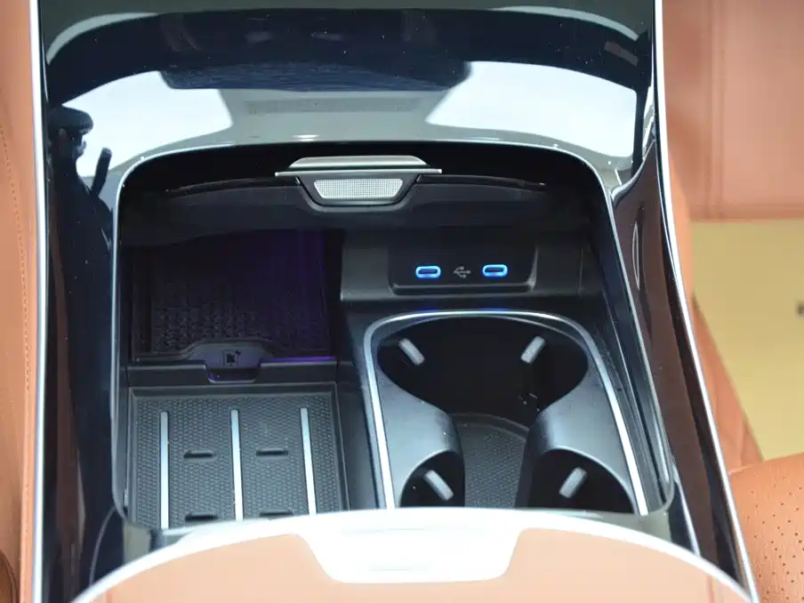 Фото 8 - Mercedes-Benz S-Class