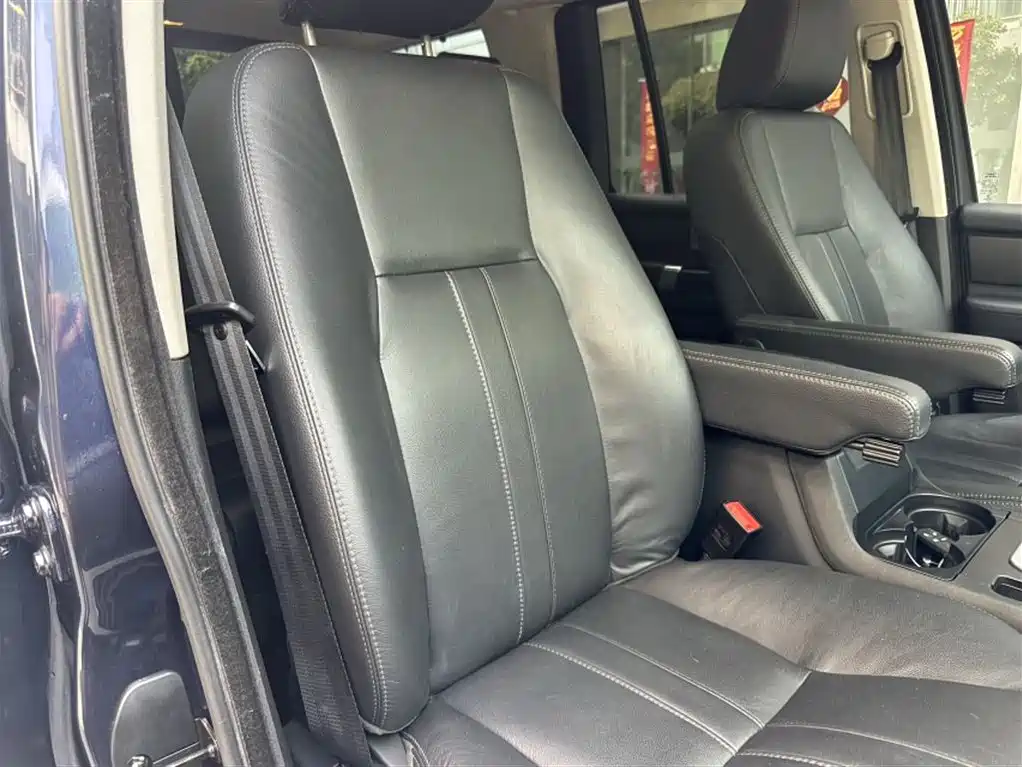 Land Rover Discovery 2016 3.0 SC Black Edition SE фото 20